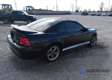 2000 Ford Mustang z USA, uszkodzony, nr VIN 1FAFP4043YF254705